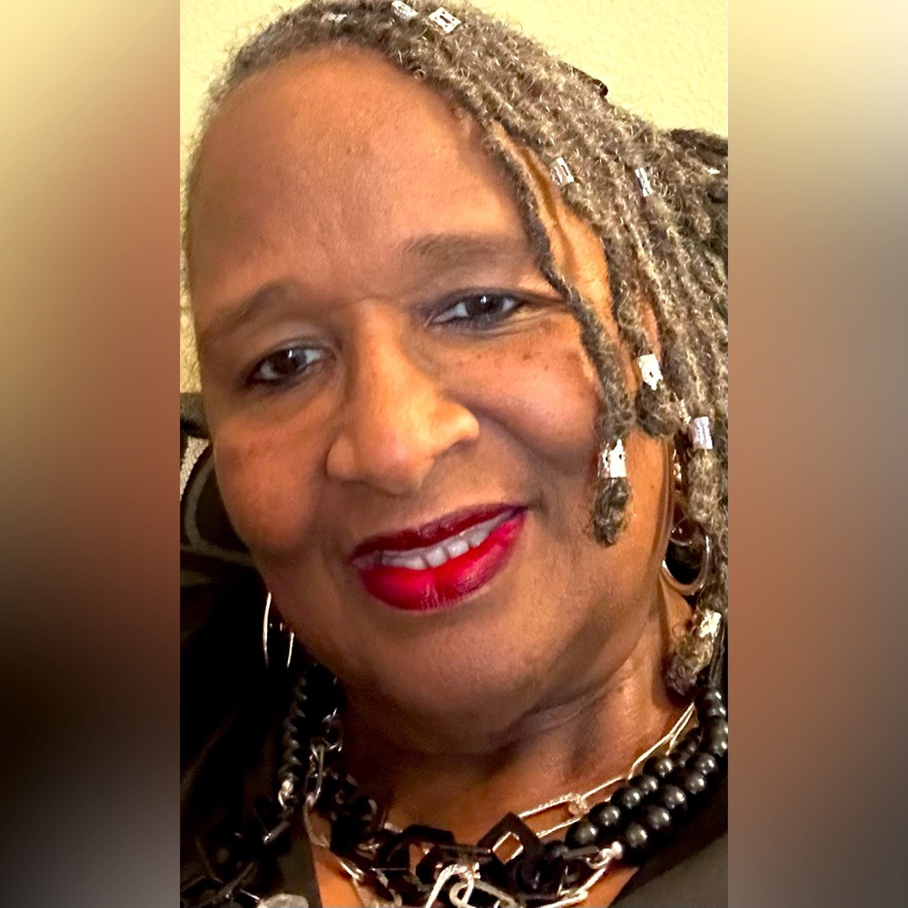 Meet your Posher, Lynnell